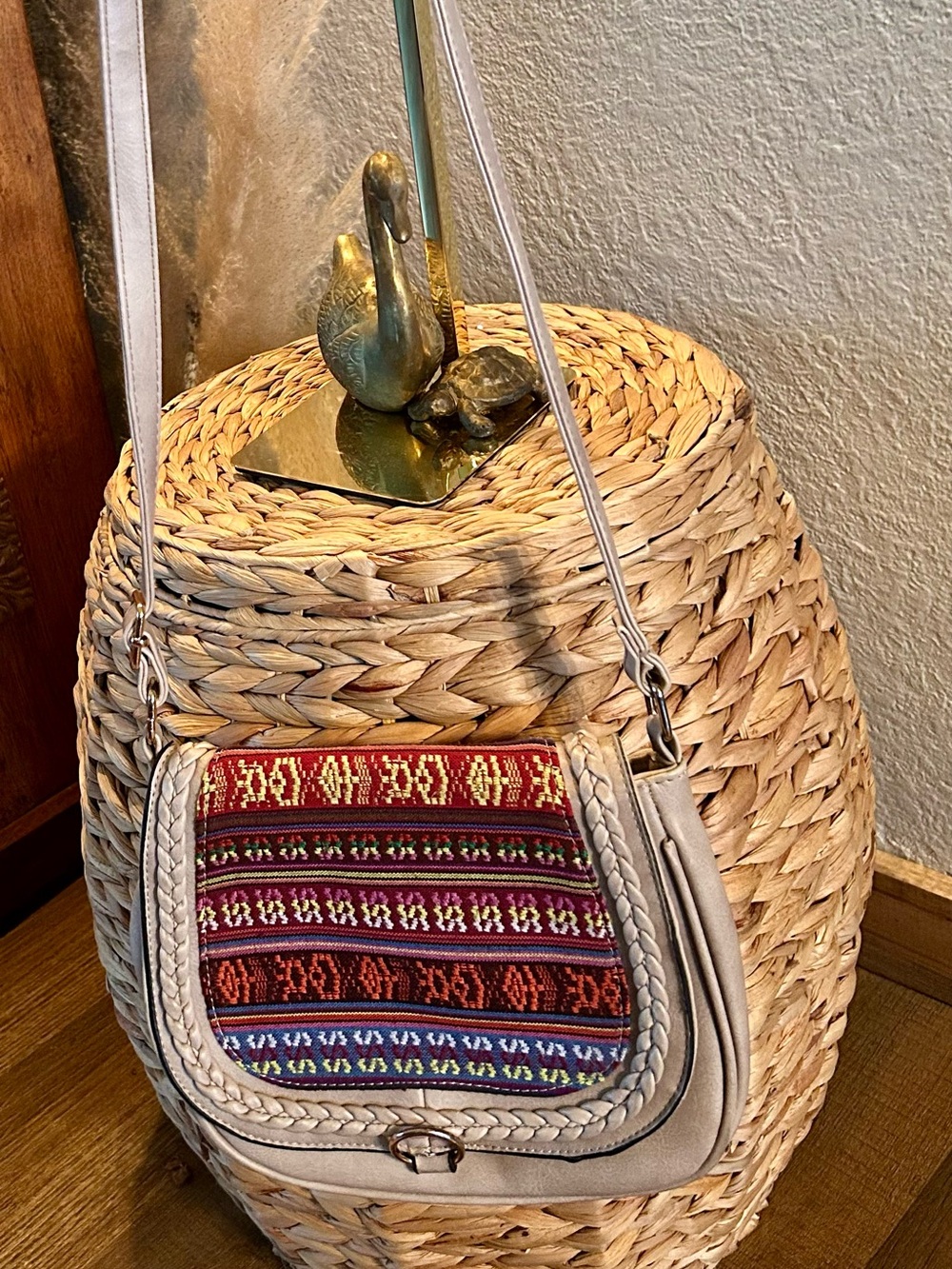 Boho Tribal Crossbody Purse Saddle Bag Womens Beige Embroidered Pattern Flap